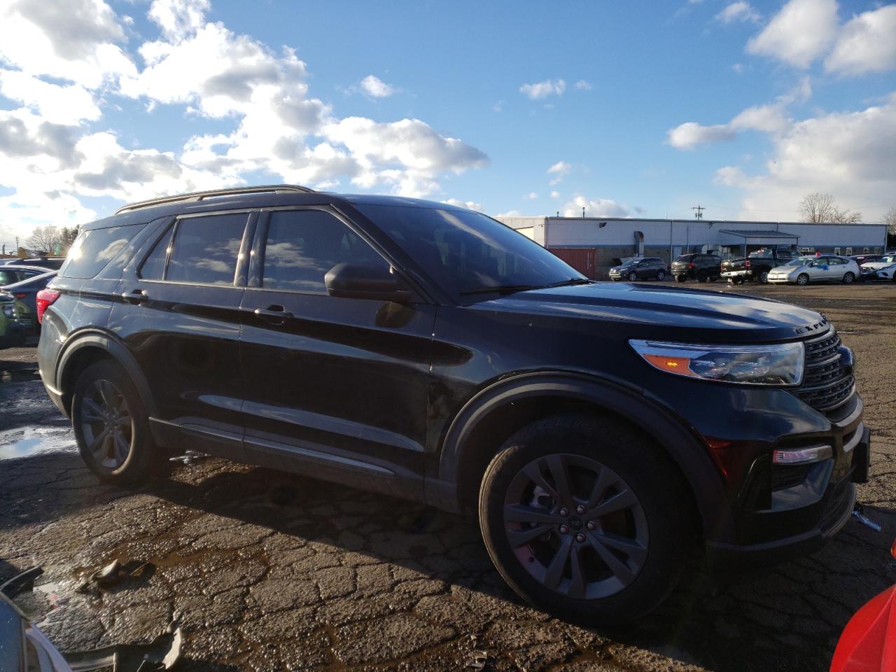 2021 Ford Explorer VIN 1FMSK8DH8MGA01102 Copart auction photo, front end / minor dent/scratches damage thumbnail 4