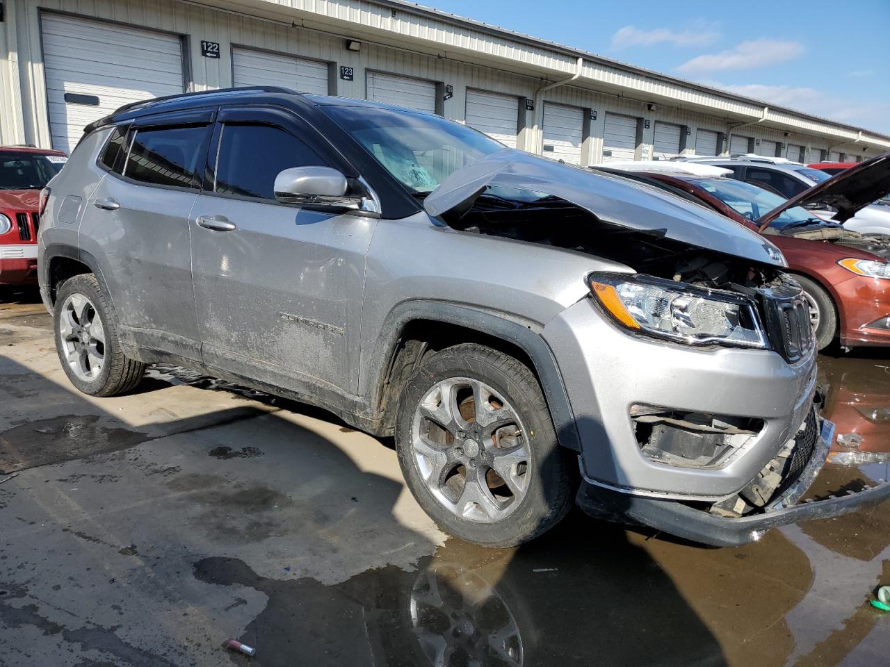 2018 Jeep Compass VIN 3C4NJDCB0JT135524 Copart auction photo, front end damage thumbnail 4