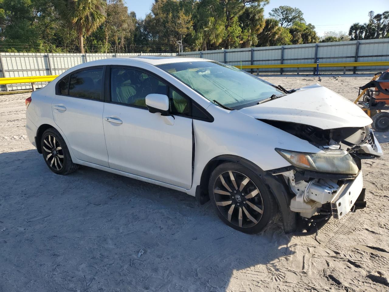 2015 Honda Civic VIN 19XFB2F99FE069811 Copart auction photo, front end / minor dent/scratches damage thumbnail 4