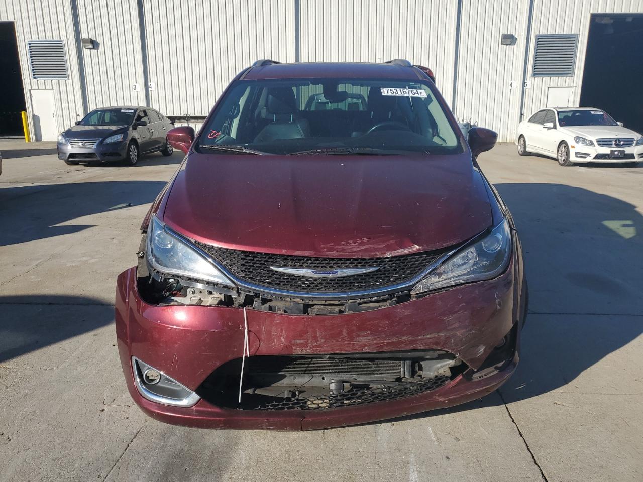 2019 Chrysler Pacifica VIN 2C4RC1BG7KR704770 Copart auction photo, front end / side damage thumbnail 5