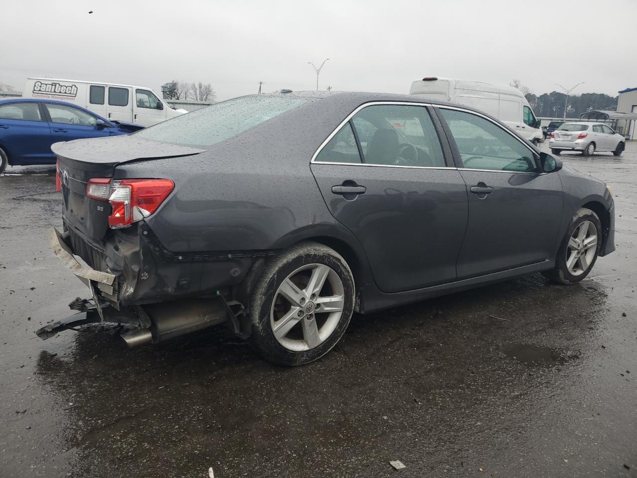 2013 Toyota Camry VIN 4T1BF1FK4DU672417 Copart auction photo, rear end damage thumbnail 3