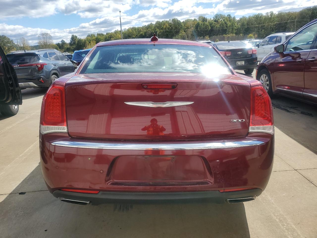 2015 Chrysler 300 VIN 2C3CCAAG9FH818390 Copart auction photo, front end damage thumbnail 6