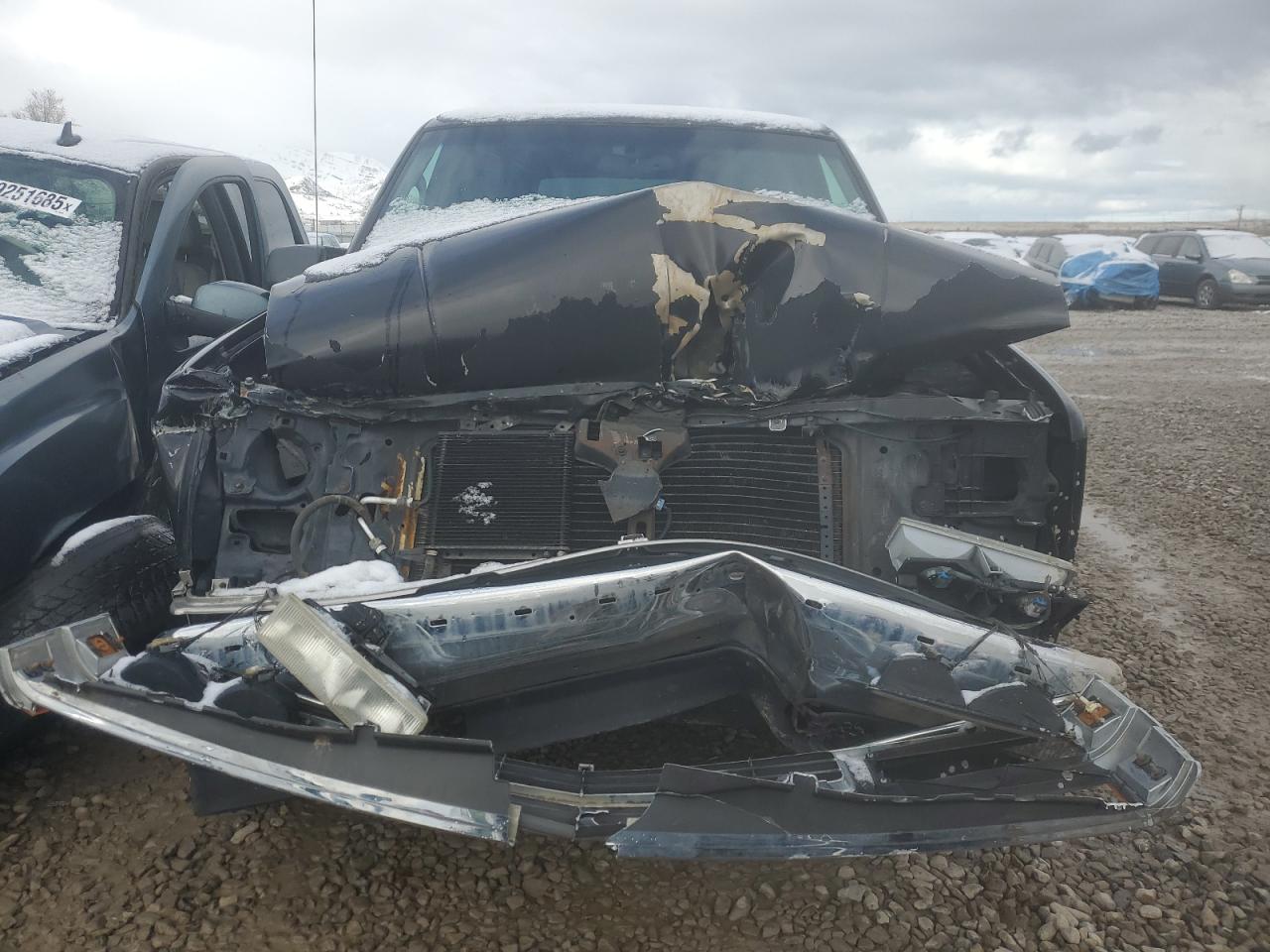 1997 Chevrolet Suburban VIN 3GNFK16RXVG133472 Copart auction photo, front end damage thumbnail 5