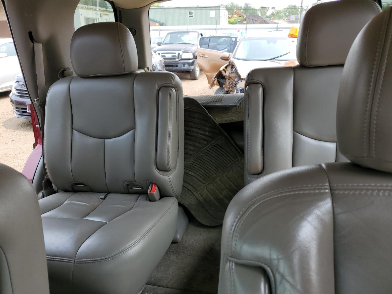 2005 Chevrolet Tahoe VIN 1GNEK13T05R236007 Copart auction photo, front end damage thumbnail 10