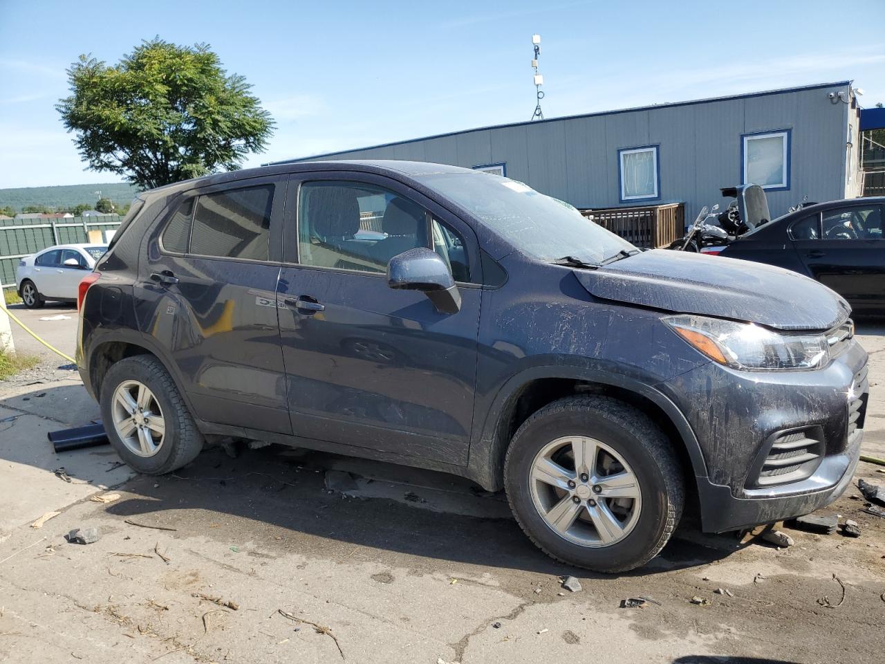 2018 Chevrolet Trax VIN 3GNCJNSB0JL355221 Copart auction photo, all over / undercarriage damage thumbnail 4
