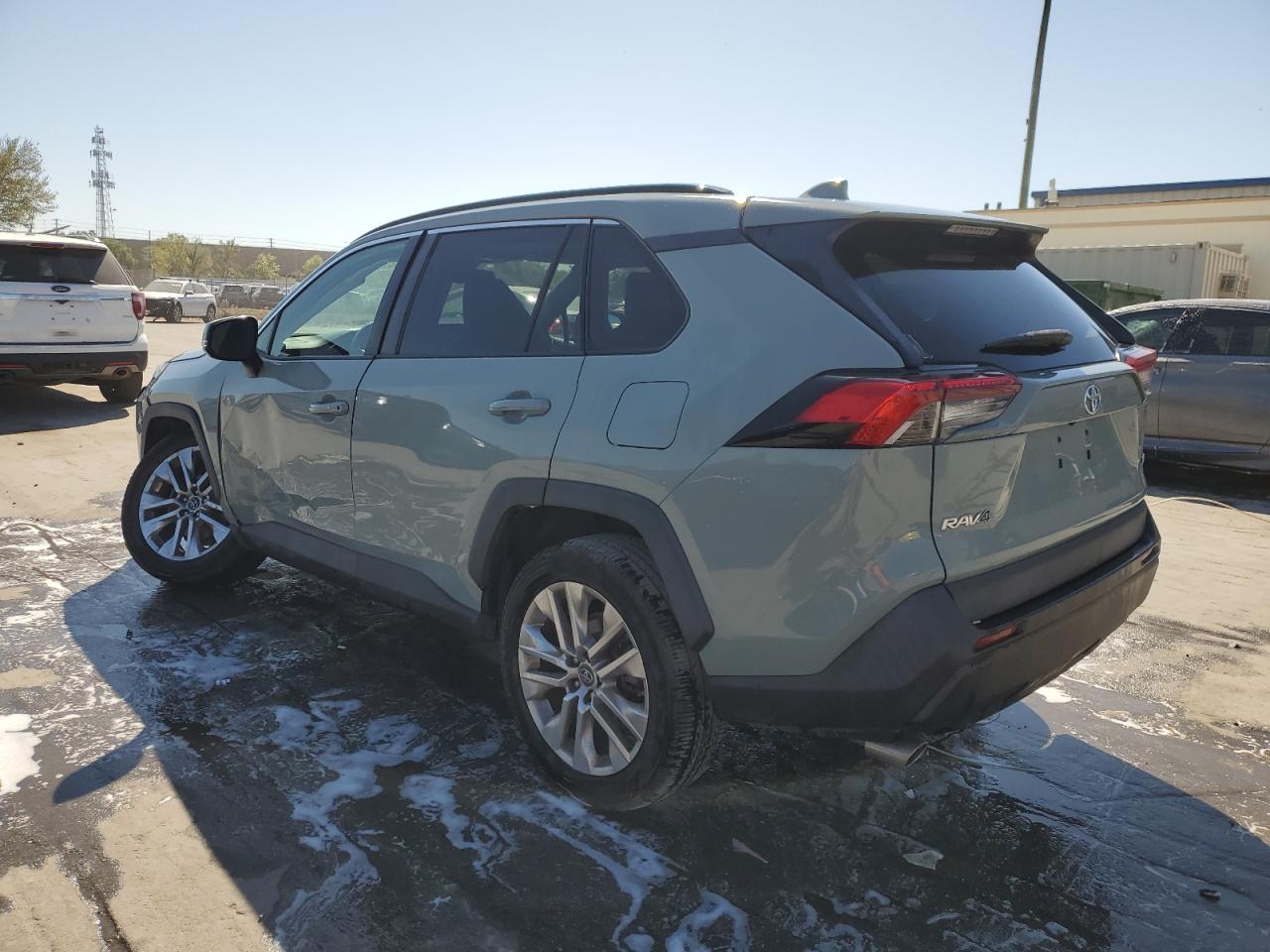 2019 Toyota RAV 4 VIN 2T3C1RFV7KW002540 Copart auction photo, side / front end damage thumbnail 2