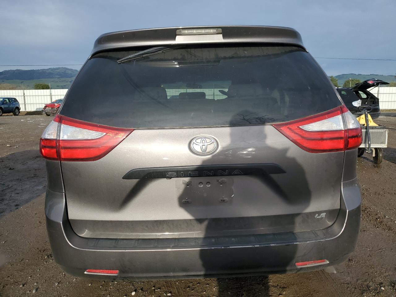 2015 Toyota Sienna VIN 5TDZK3DC9FS528343 Copart auction photo, front end damage thumbnail 6