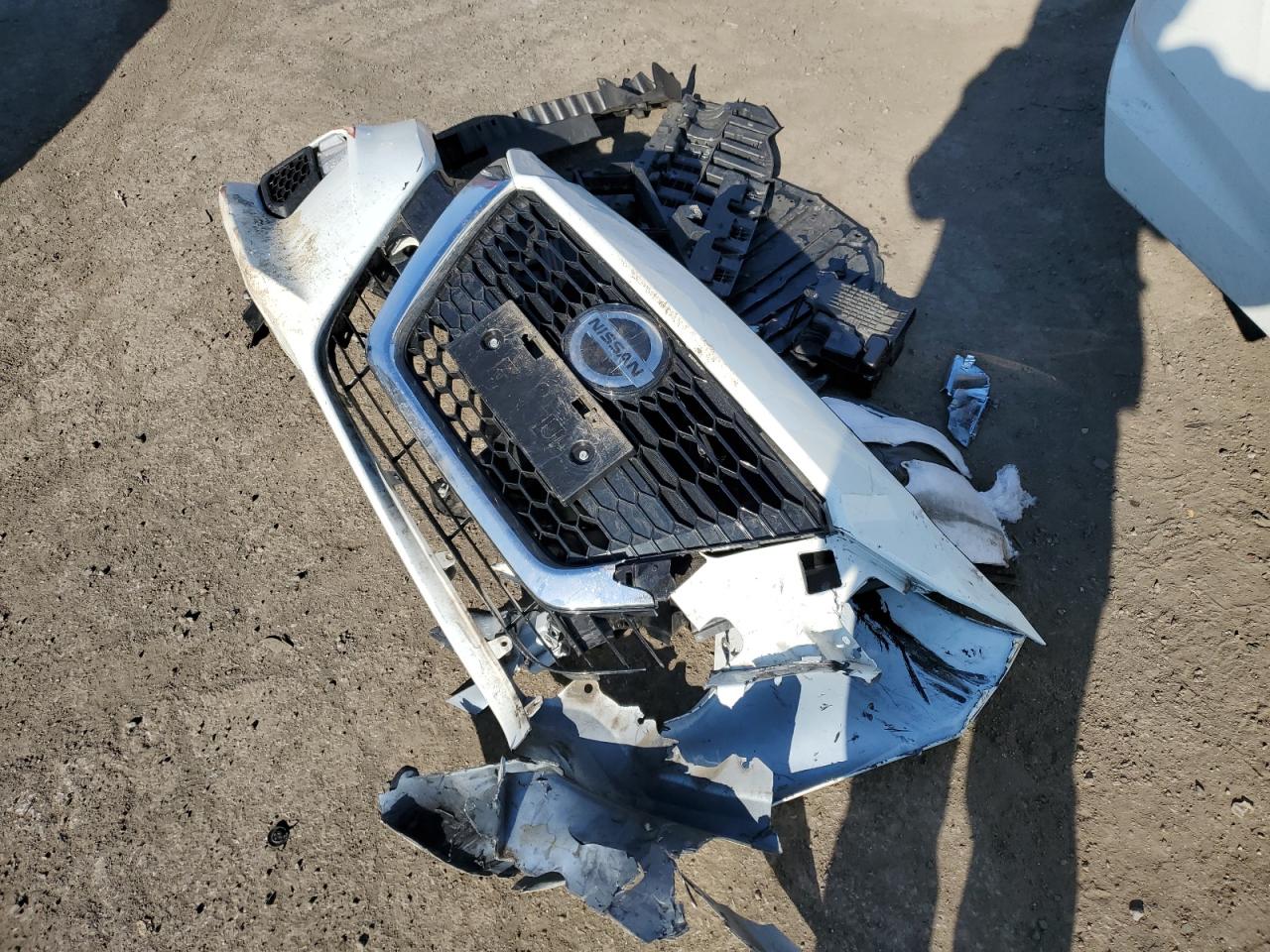 2020 Nissan Altima VIN 1N4BL4BW1LN305951 Copart auction photo, front end / minor dent/scratches damage thumbnail 12