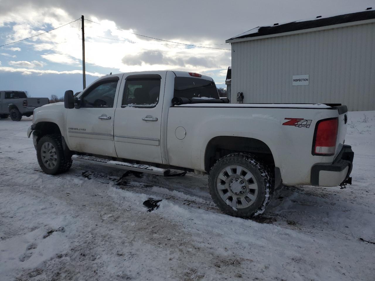 2012 GMC Sierra VIN 1GT426E80CF135719 Copart auction photo, front end / side damage thumbnail 2