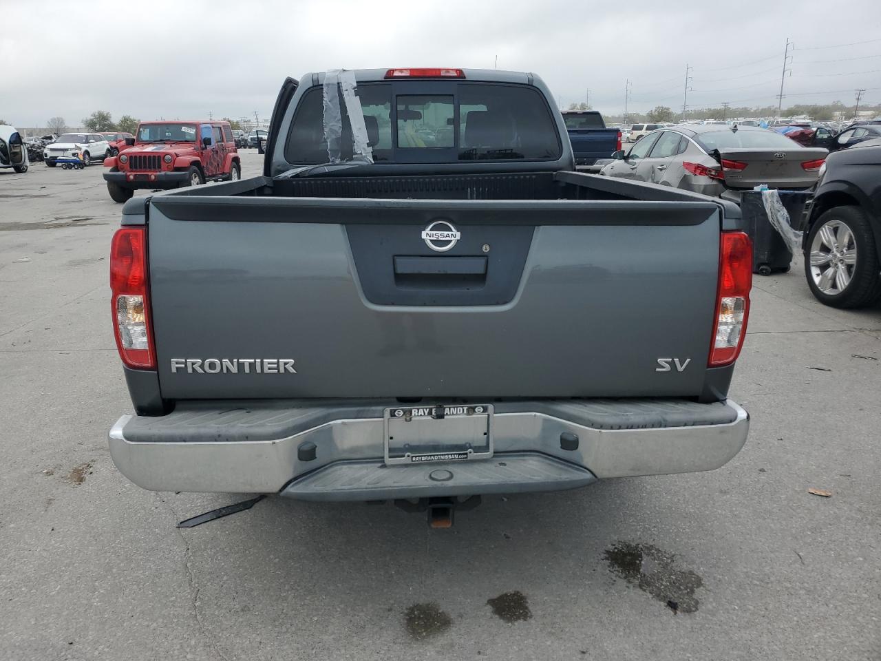 2017 Nissan Navara (Frontier) VIN 1N6BD0CT4HN741136 Copart auction photo, side / rear end damage thumbnail 6