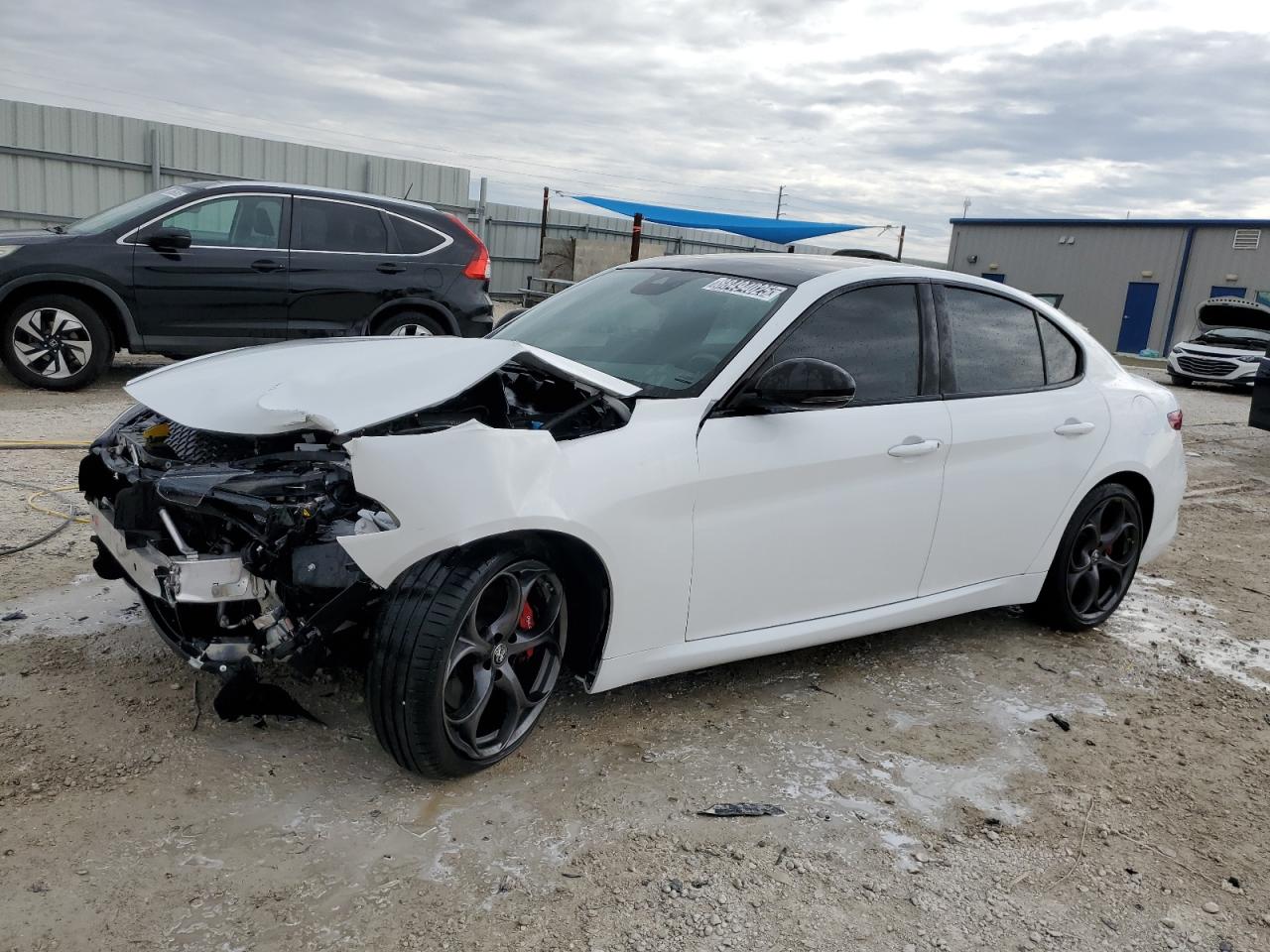 2021 Alfa Romeo Giulia VIN ZARFAMBNXM7640744