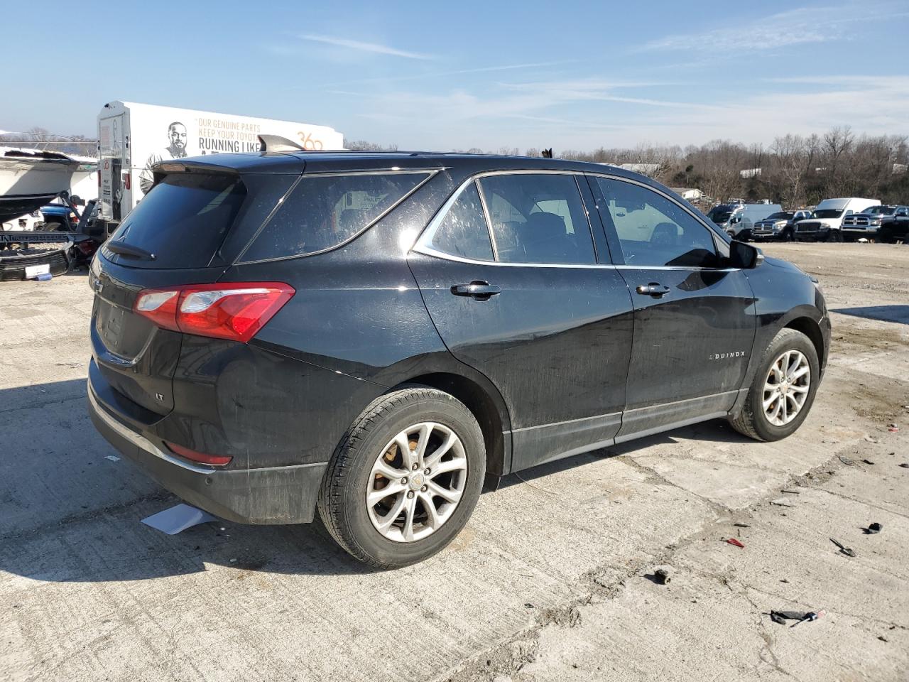 2018 Chevrolet Equinox VIN 2GNAXJEV3J6349261 Copart auction photo, front end / side damage thumbnail 3