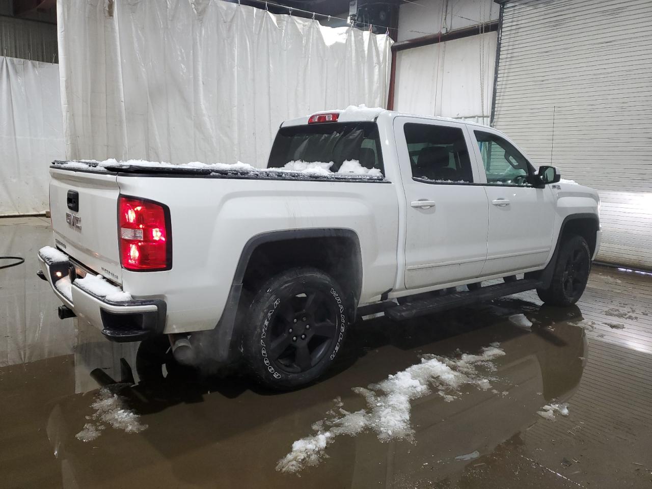2017 GMC Sierra VIN 3GTU2MEC2HG145568 Copart auction photo, front end / minor dent/scratches damage thumbnail 3