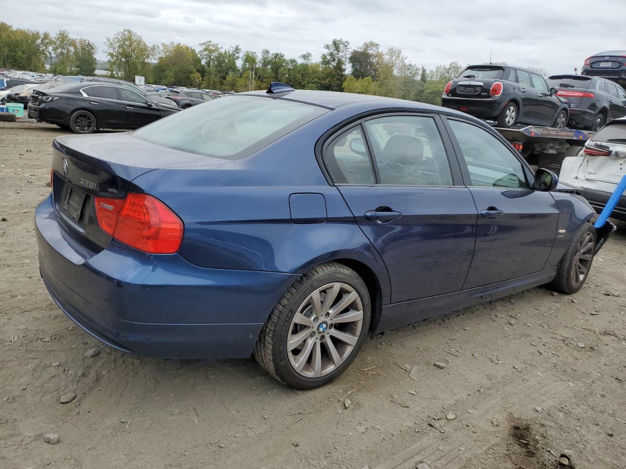 2011 BMW 3er VIN WBAPK5C51BF126135 Copart auction photo, front end / minor dent/scratches damage thumbnail 3