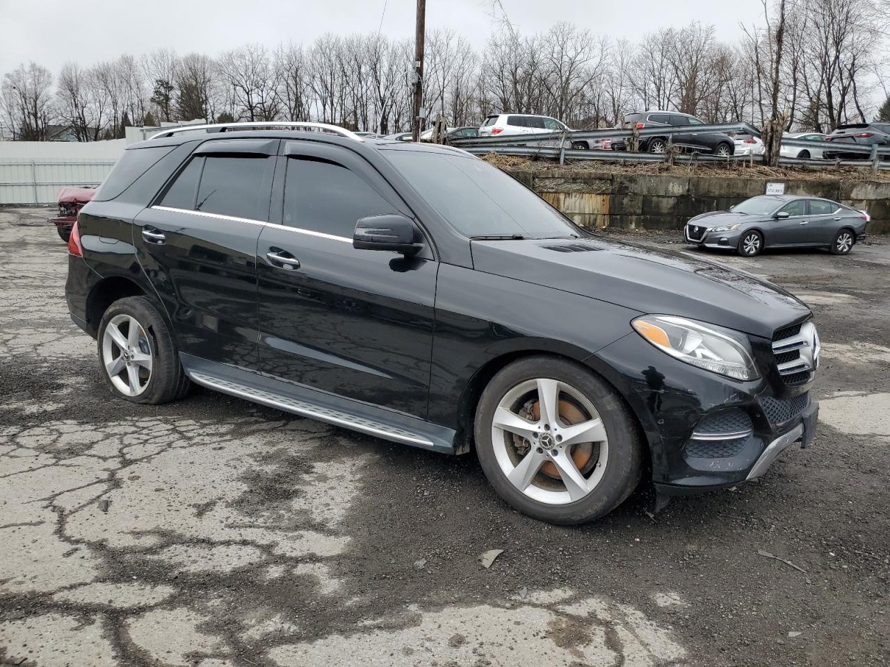 2017 Mercedes-Benz GLE VIN 4JGDA5HB9HA920633 Copart auction photo, front end / minor dent/scratches damage thumbnail 4