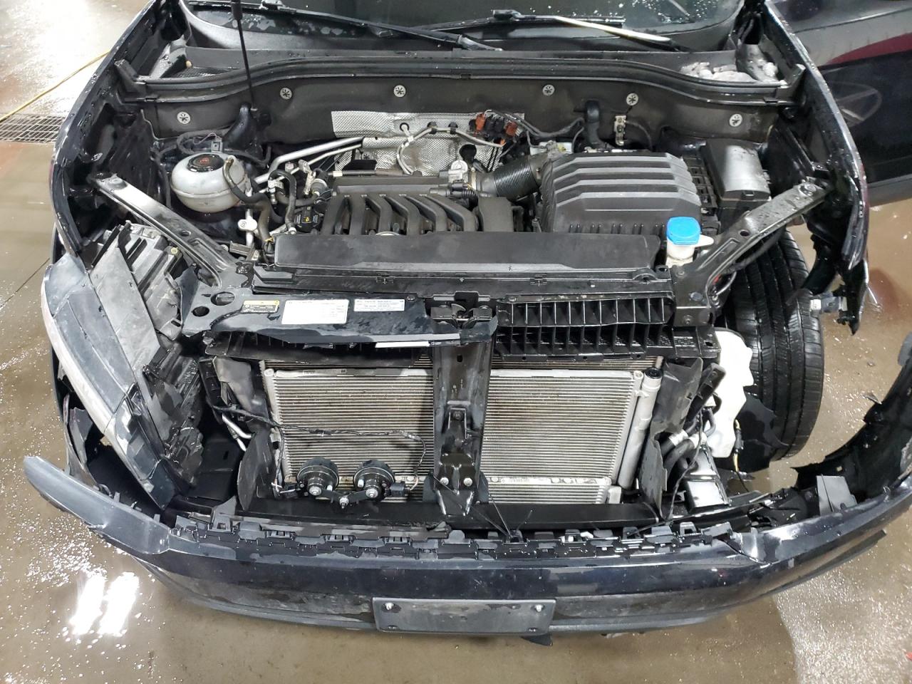 2018 Volkswagen Atlas VIN 1V2CR2CA0JC563423 Copart auction photo, front end / side damage thumbnail 13
