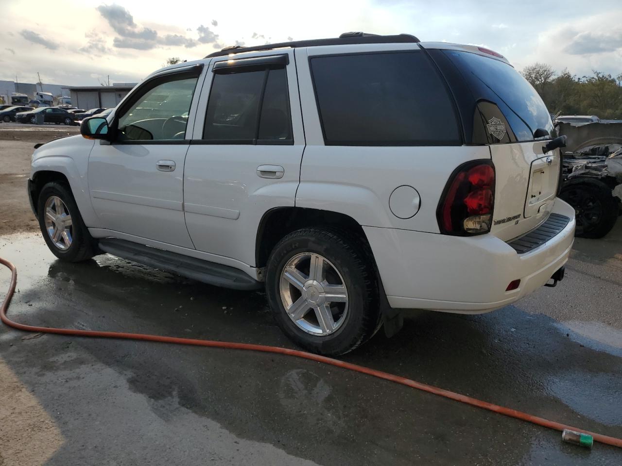 2008 Chevrolet TrailBlazer VIN 1GNDT13S082260885 Copart auction photo, front end damage thumbnail 2