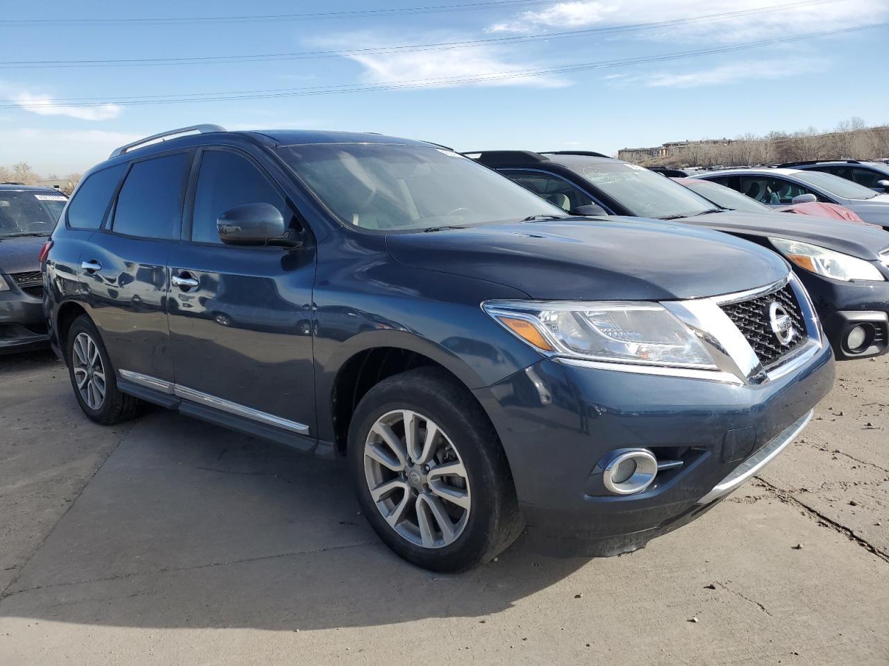 2013 Nissan Pathfinder VIN 5N1AR2MM7DC664833 Copart auction photo, side / front end damage thumbnail 4