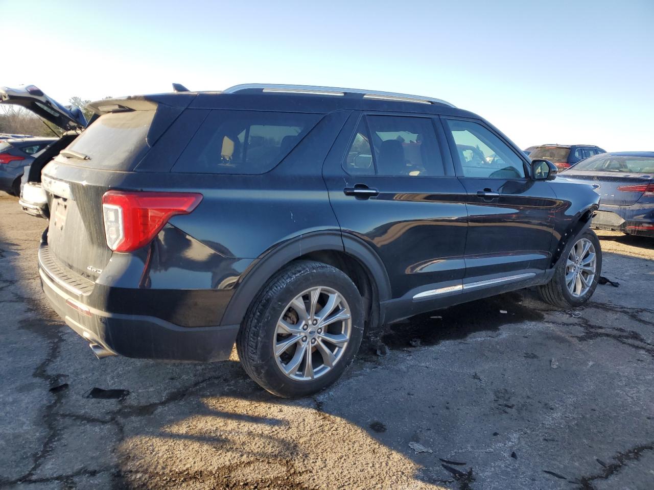 2021 Ford Explorer VIN 1FMSK8FHXMGA84447 Copart auction photo, front end damage thumbnail 3