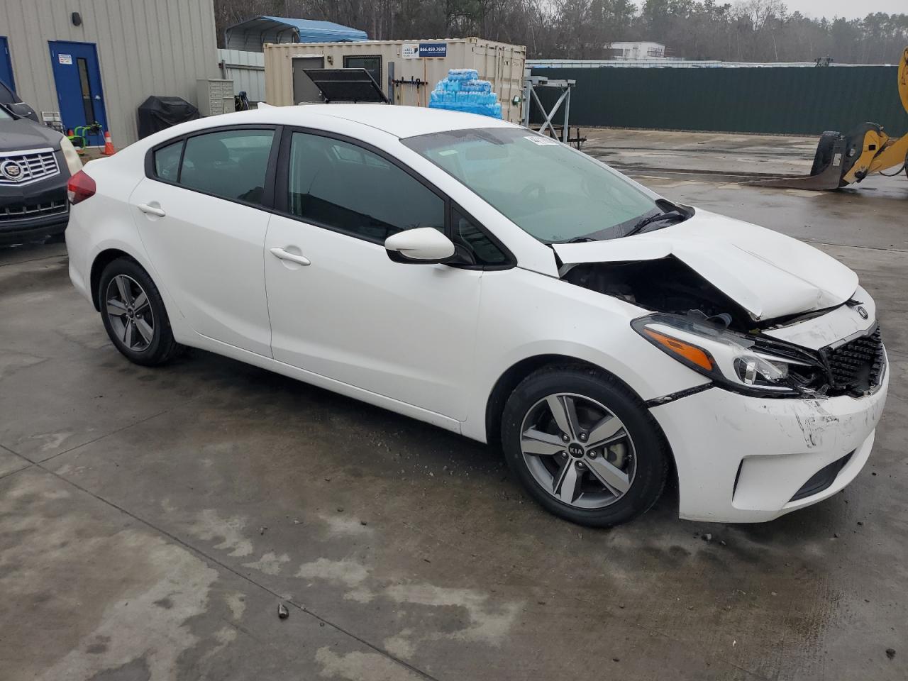 2018 KIA Forte VIN 3KPFL4A75JE239251 Copart auction photo, front end / minor dent/scratches damage thumbnail 4