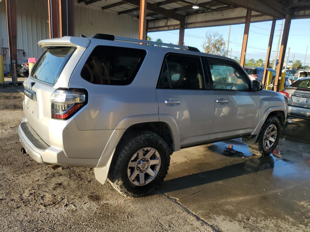 2015 Toyota 4Runner VIN JTEBU5JRXF5255902 Copart auction photo, vandalism damage thumbnail 3