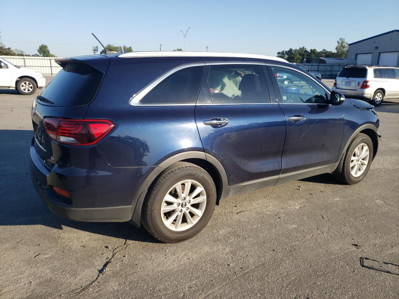 2020 KIA Sorento VIN 5XYPG4A37LG691312 Copart auction photo, front end damage thumbnail 3