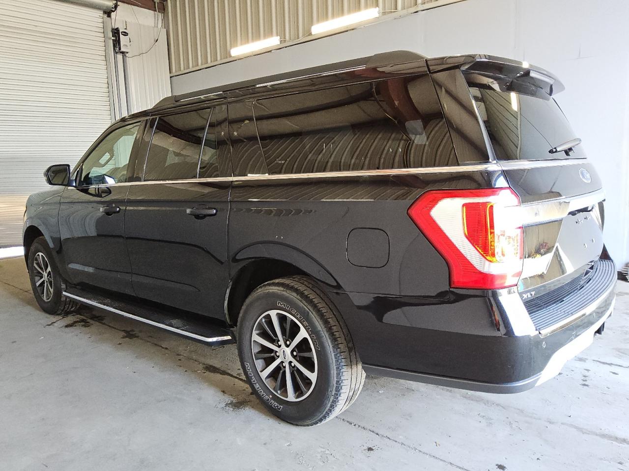 2021 Ford Expedition VIN 1FMJK1JT3MEA18865 Copart auction photo, minor dent/scratches / hail damage thumbnail 2