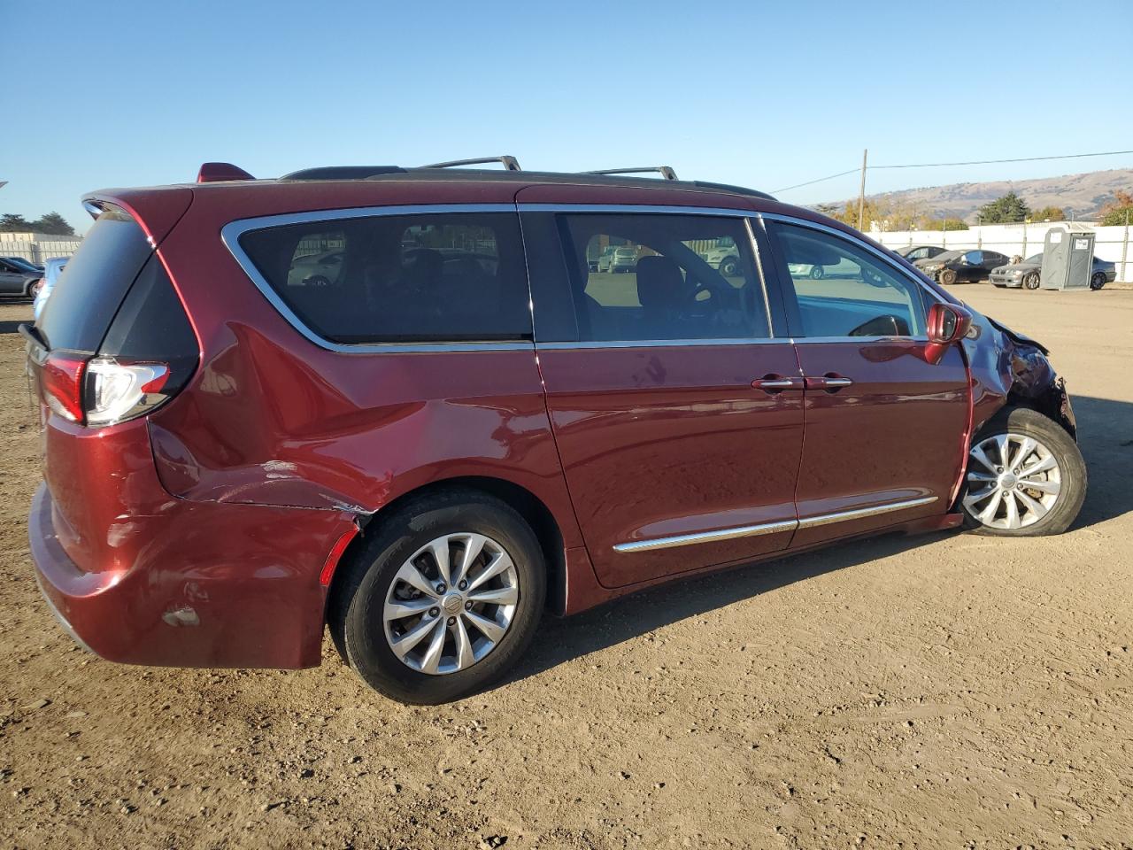 2017 Chrysler Pacifica VIN 2C4RC1BG7HR642327 Copart auction photo, front end / rear end damage thumbnail 3
