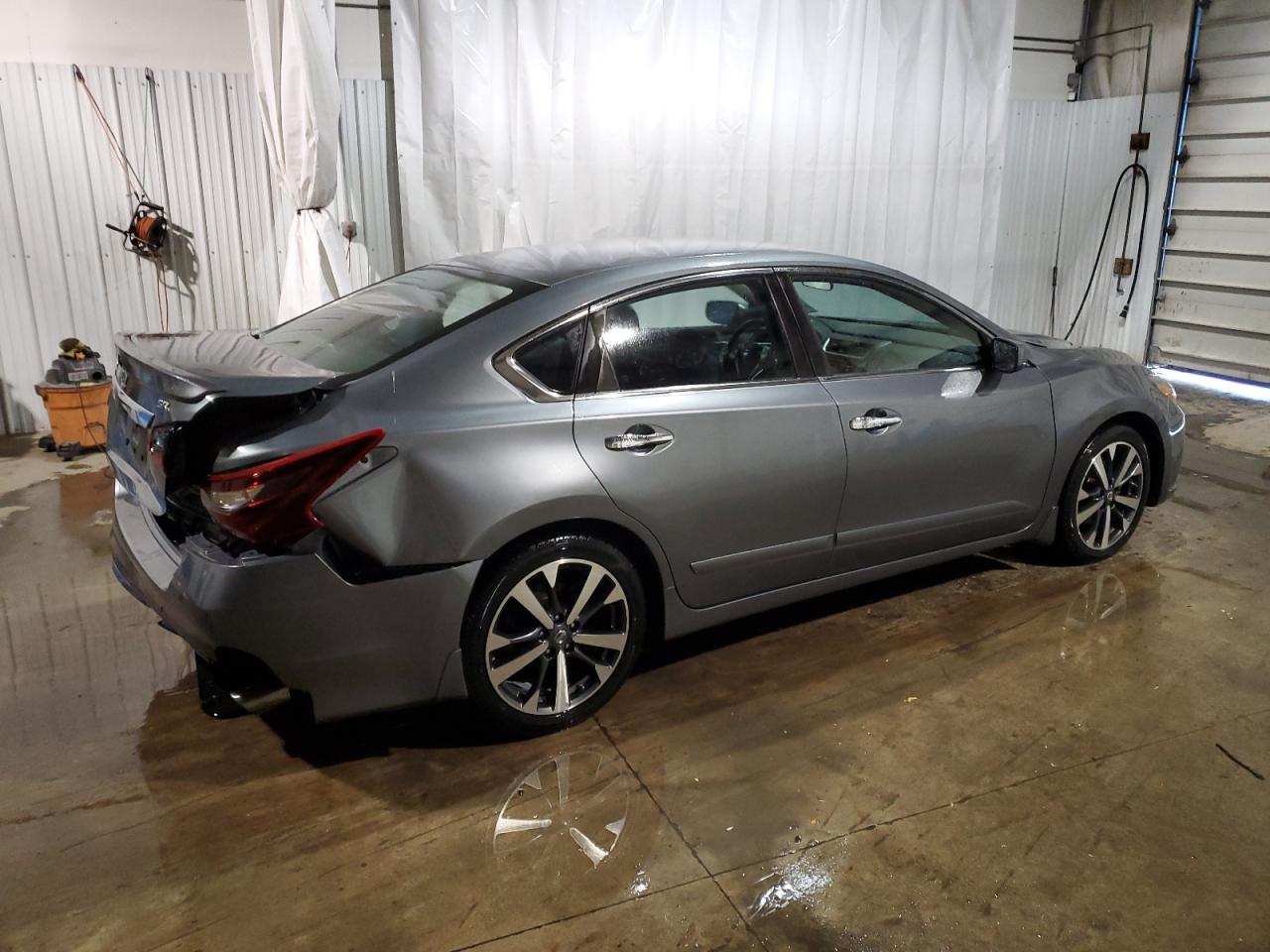 2017 Nissan Altima VIN 1N4AL3AP2HC472855 Copart auction photo, rear end / side damage thumbnail 3