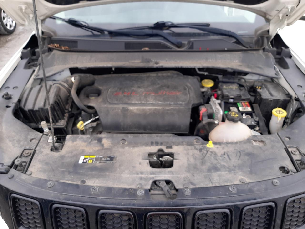 2018 Jeep Compass VIN 3C4NJDBB7JT452945 Copart auction photo, minor dent/scratches damage thumbnail 12