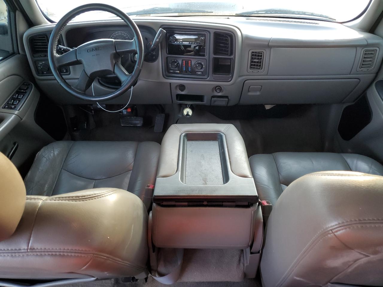 2005 GMC Sierra VIN 1GTJK33225F923565 Copart auction photo, water/flood damage thumbnail 8