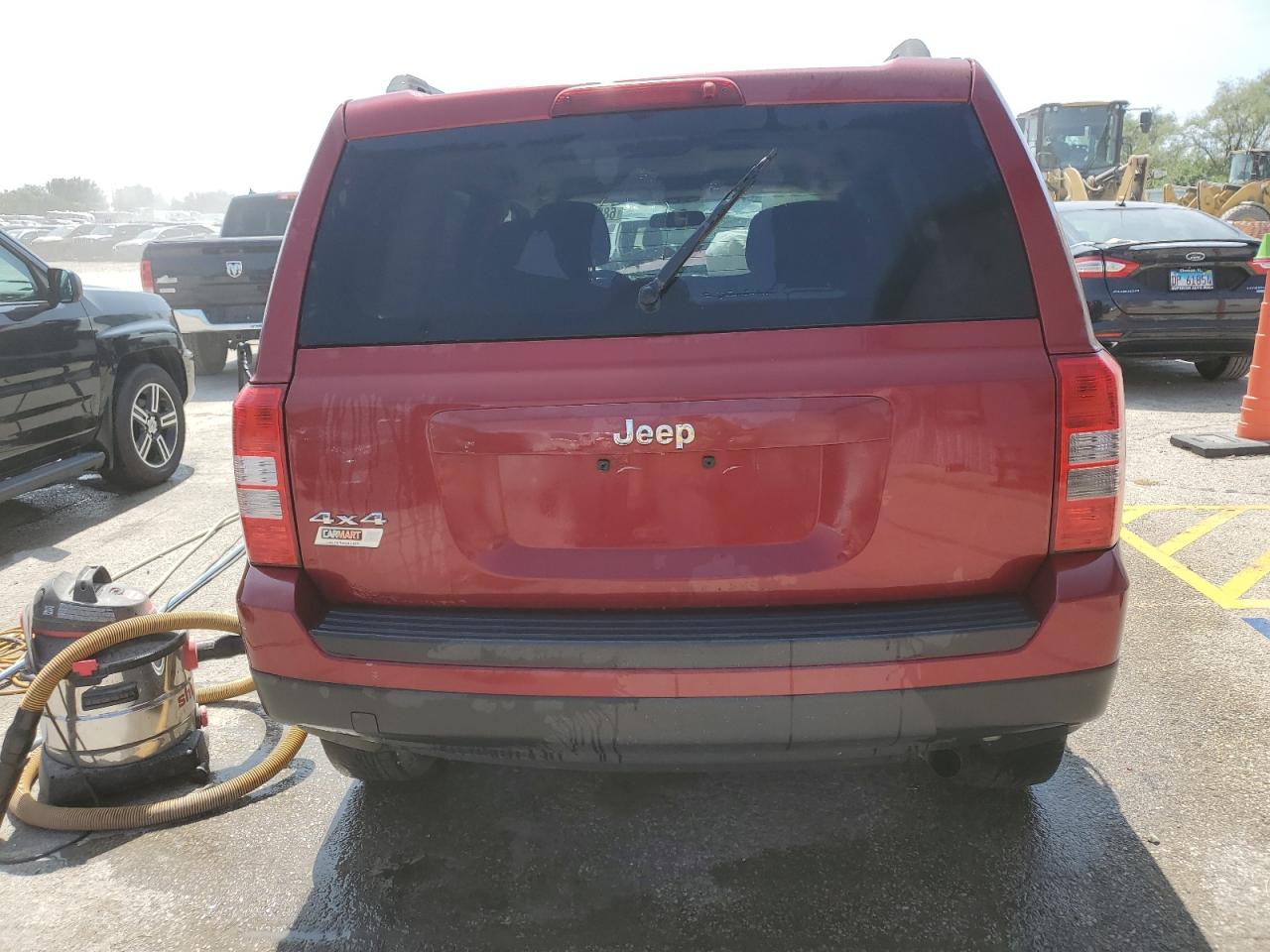 2014 Jeep Liberty (Patriot) VIN 1C4NJRBB6ED835588 Copart auction photo, front end damage thumbnail 6