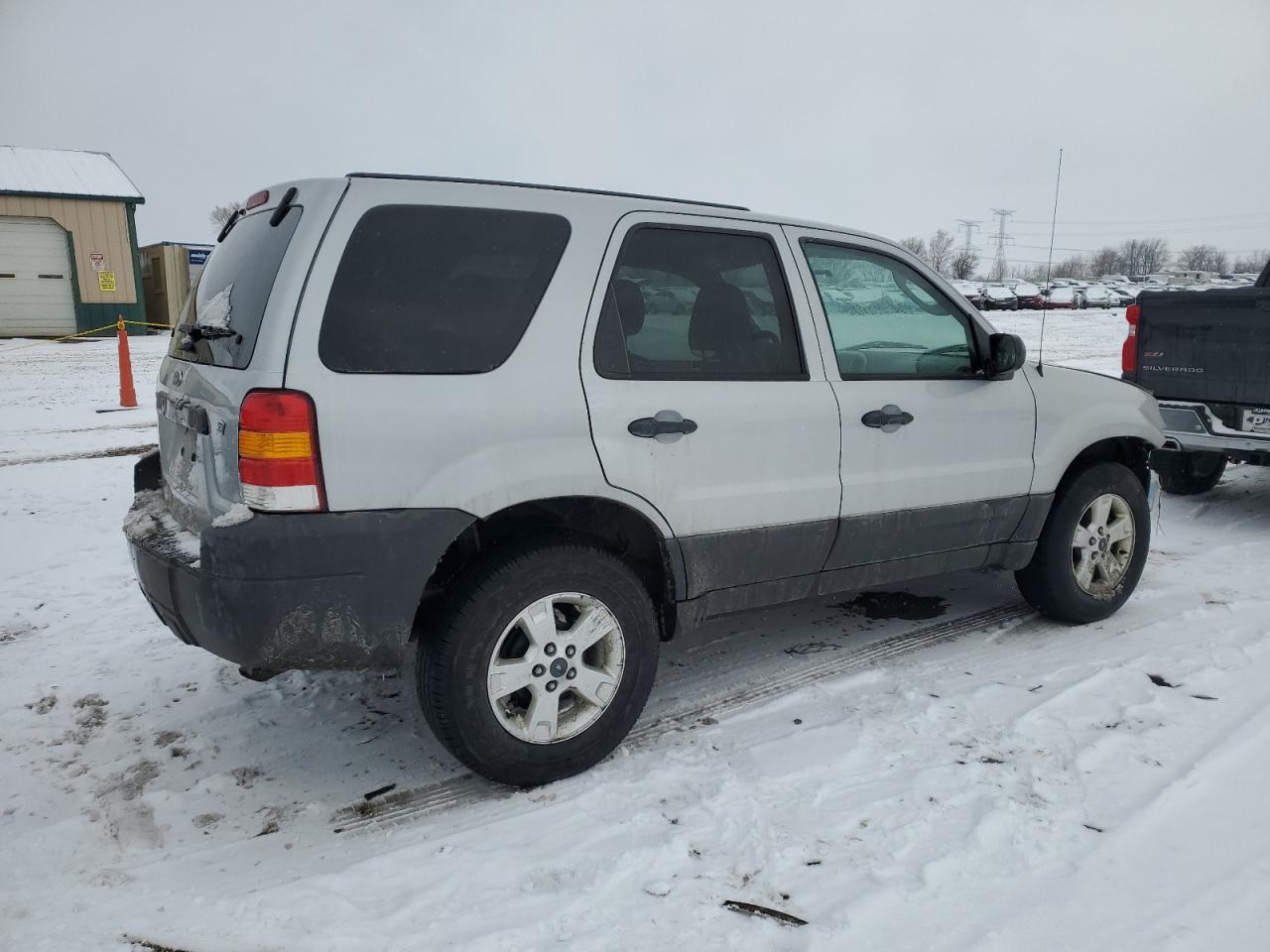 2007 Ford Escape VIN 1FMYU03107KB33508 Copart auction photo, front end damage thumbnail 3