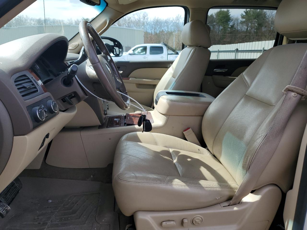 2011 Chevrolet Avalanche VIN 3GNTKGE37BG150275 Copart auction photo, front end damage thumbnail 7