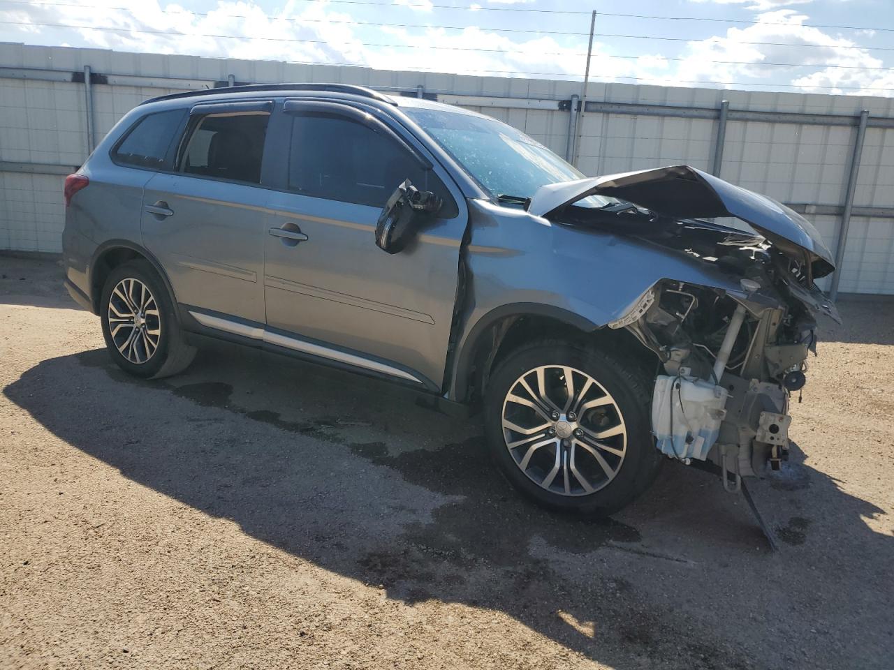 2016 Mitsubishi Outlander VIN JA4AD3A3XGZ020047 Copart auction photo, front end / minor dent/scratches damage thumbnail 4