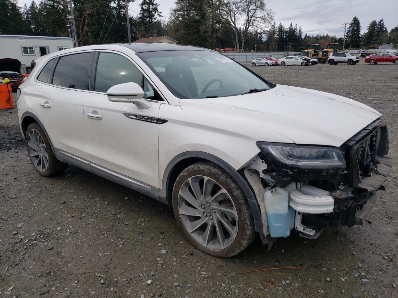 2019 Lincoln Nautilus VIN 2LMPJ8LP0KBL37465 Copart auction photo, front end / side damage thumbnail 4