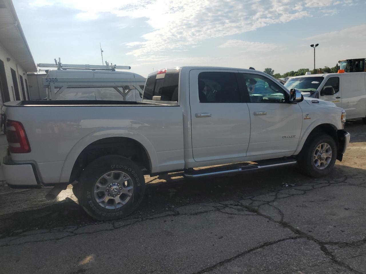 2022 RAM 2500 VIN 3C6UR5FL3NG438916 Copart auction photo, front end / minor dent/scratches damage thumbnail 3
