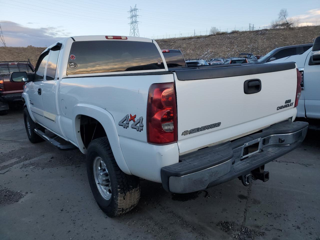 2003 Chevrolet Silverado VIN 1GCHK29153E343303 Copart auction photo, front end damage thumbnail 2