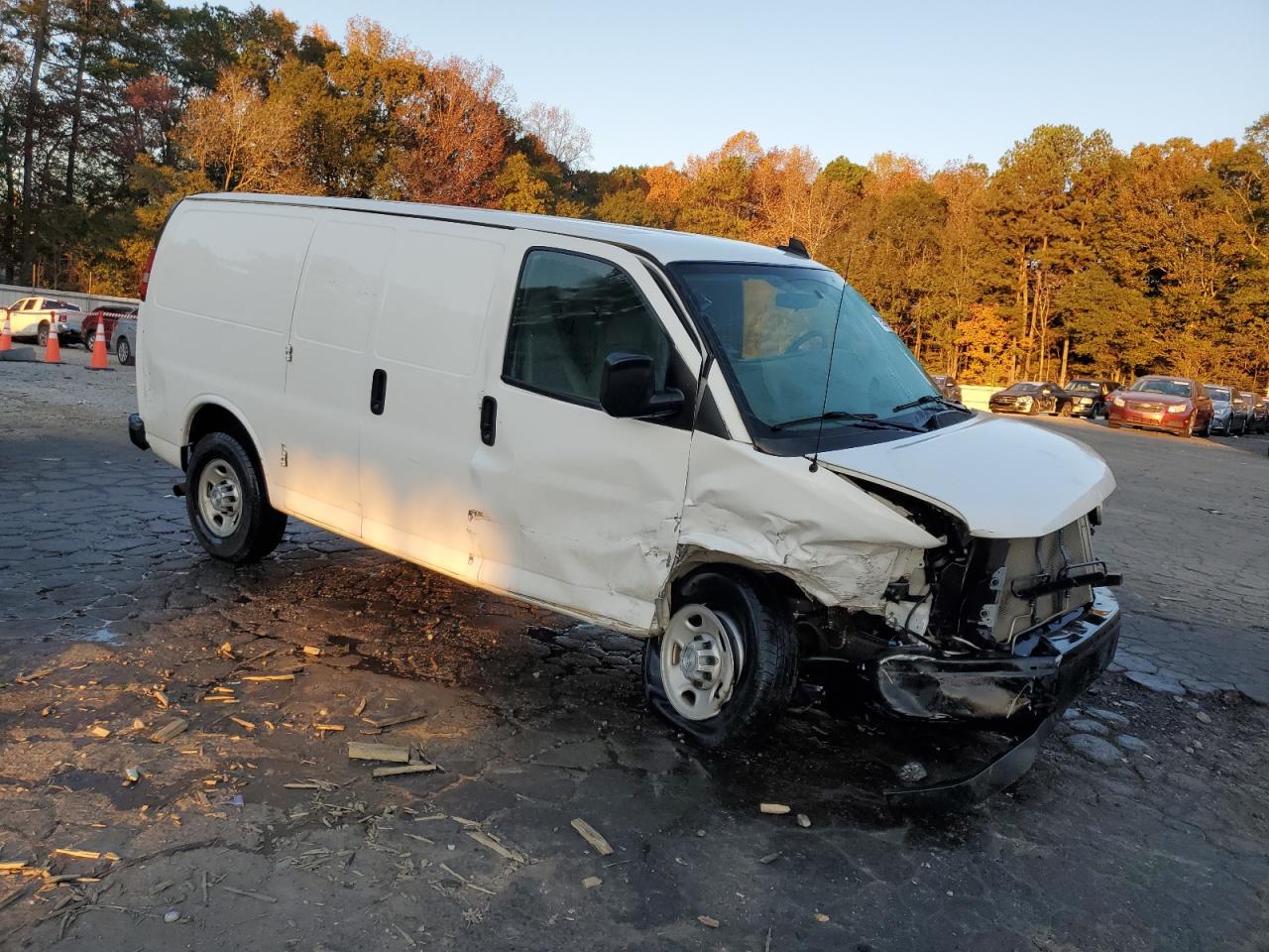 2017 Chevrolet Express VIN 1GCWGAFF2H1109072 Copart auction photo, front end / side damage thumbnail 4