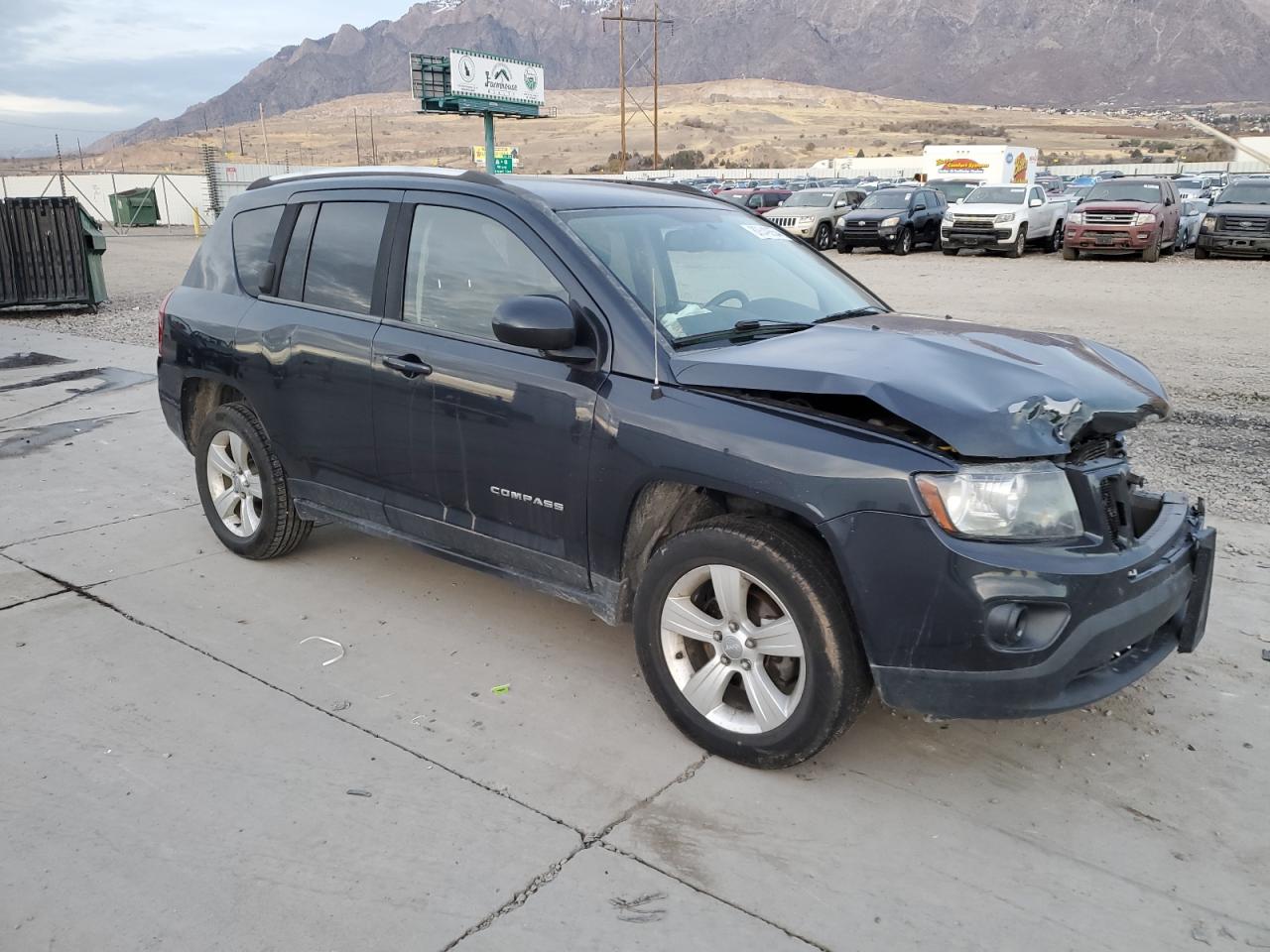 2015 Jeep Compass VIN 1C4NJDEB3FD105556 Copart auction photo, front end / side damage thumbnail 4