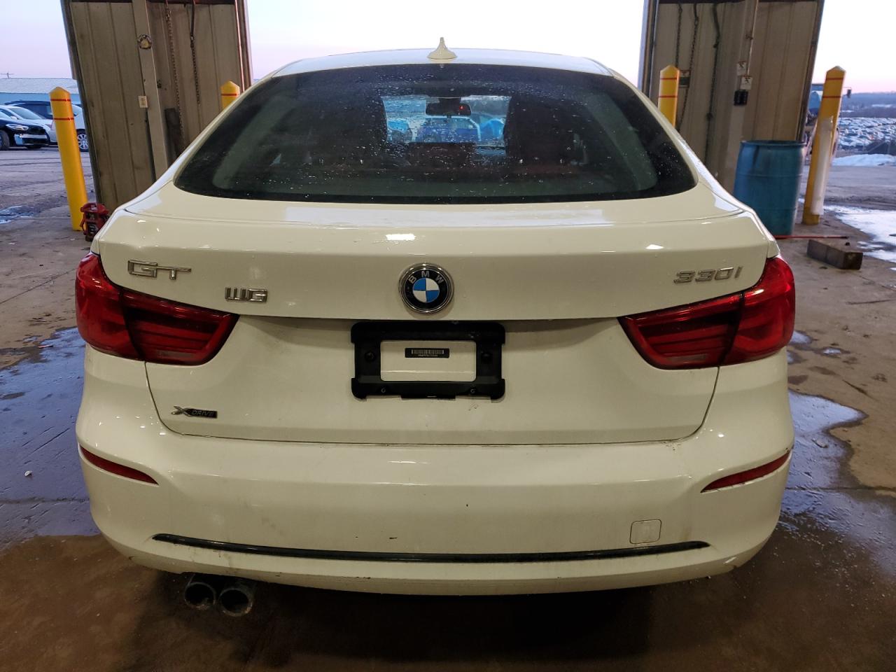 2018 BMW 3er VIN WBA8Z9C5XJG828289 Copart auction photo, side damage thumbnail 6