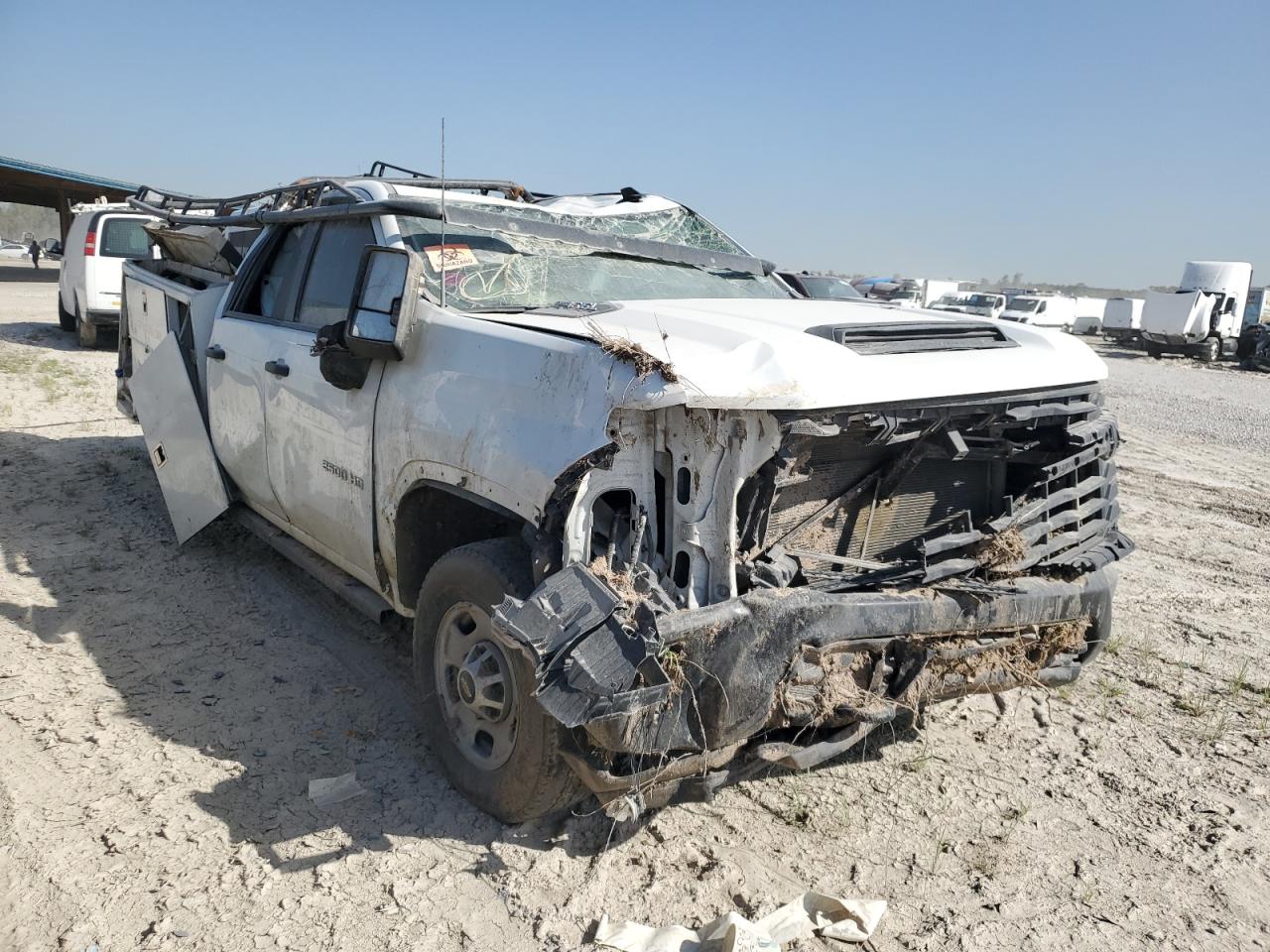 2024 Chevrolet Silverado VIN 1GC2YLE77RF318460 Copart auction photo, rollover / minor dent/scratches damage thumbnail 4