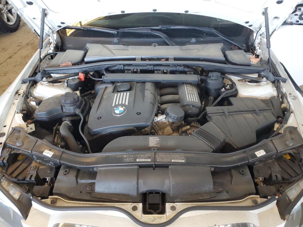 2011 BMW 3er VIN WBAKF5C55BE656256 Copart auction photo, all over / front end damage thumbnail 11