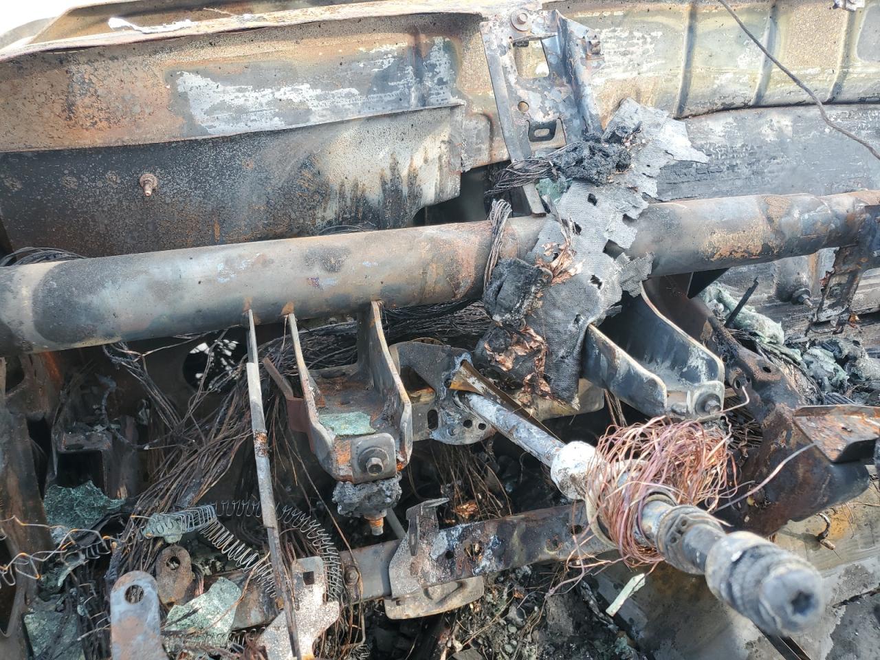 2007 Ford F250 VIN 1FTSW21P97EA05306 copart_com auction photo, burn - engine / burn damage thumbnail 9