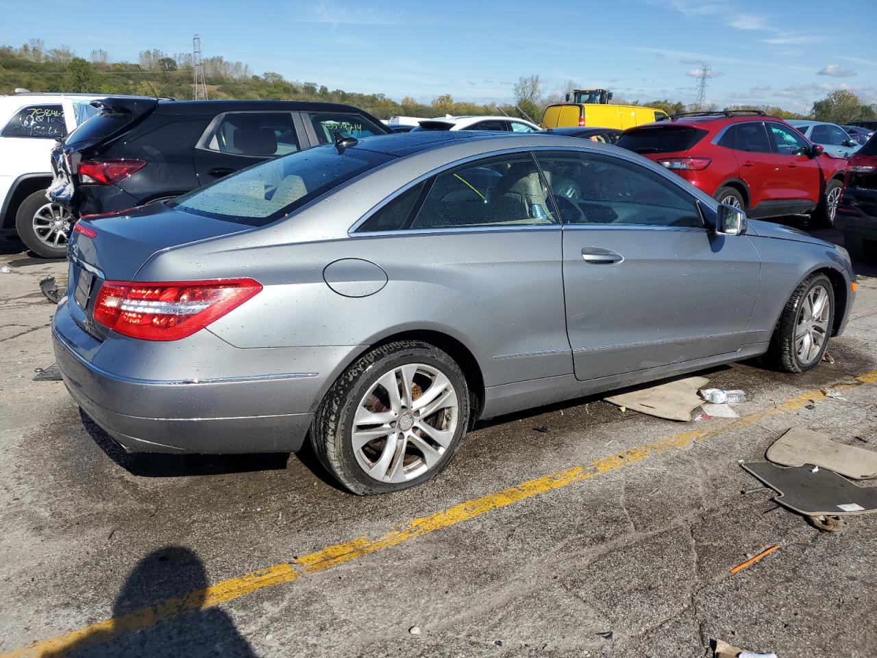 2010 Mercedes-Benz E-klasse VIN WDDKJ5GB7AF040235 Copart auction photo, front end damage thumbnail 3