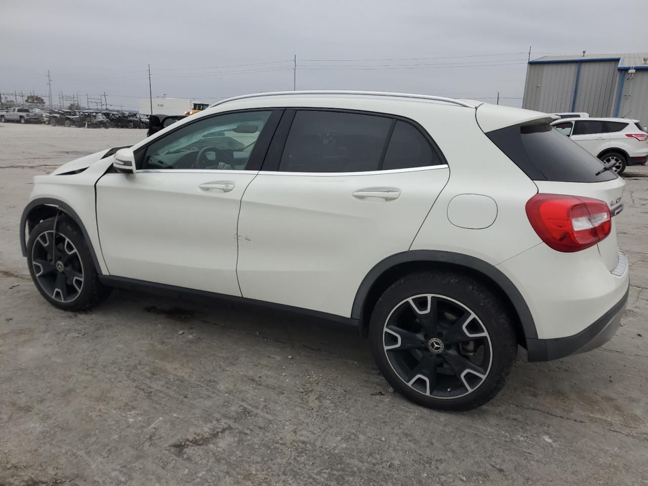 2018 Mercedes-Benz GLA-klasse VIN WDCTG4EB4JJ396028 Copart auction photo, front end / minor dent/scratches damage thumbnail 2