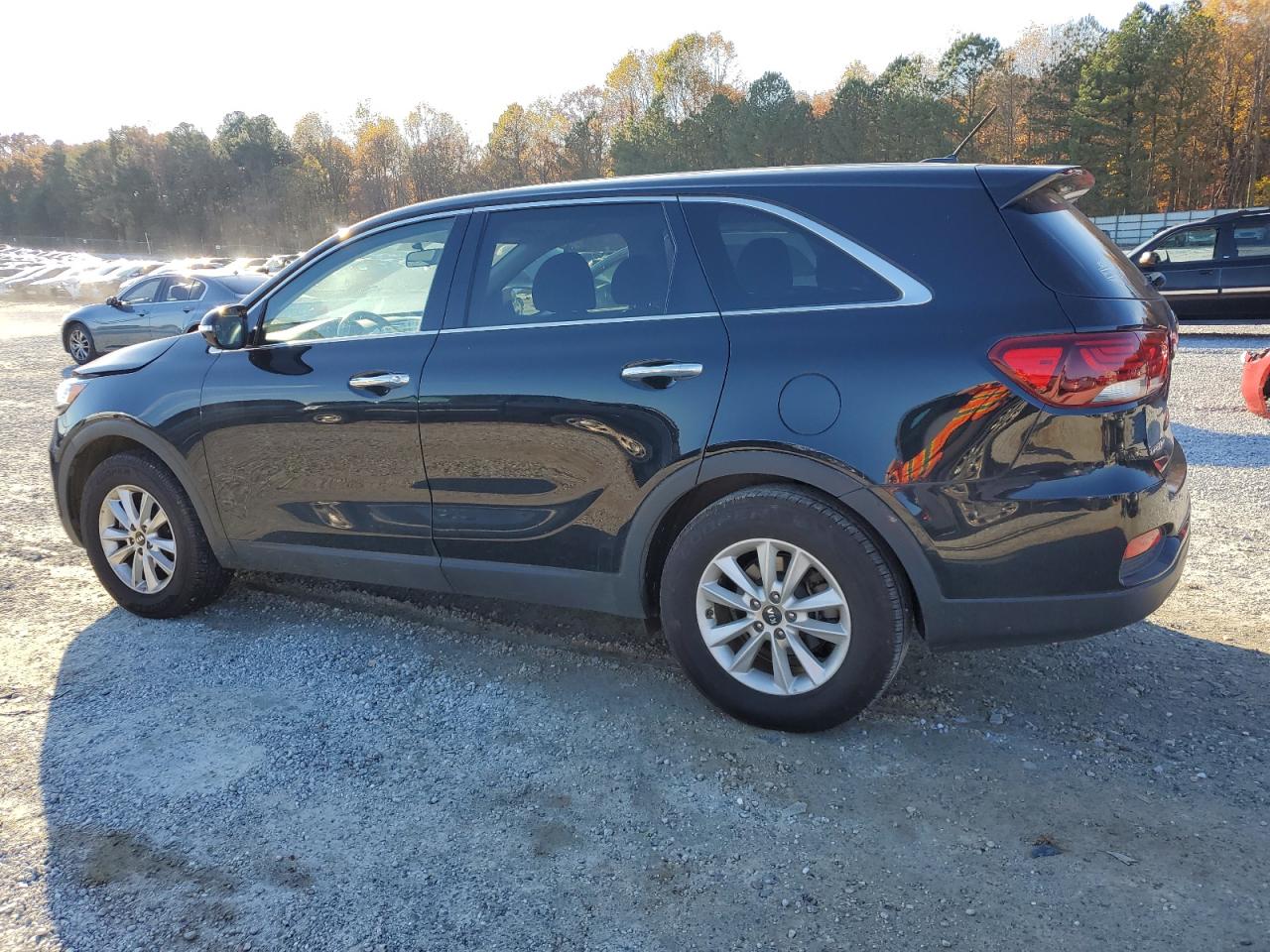 2020 KIA Sorento VIN 5XYPG4A30LG675968 Copart auction photo, front end / minor dent/scratches damage thumbnail 2