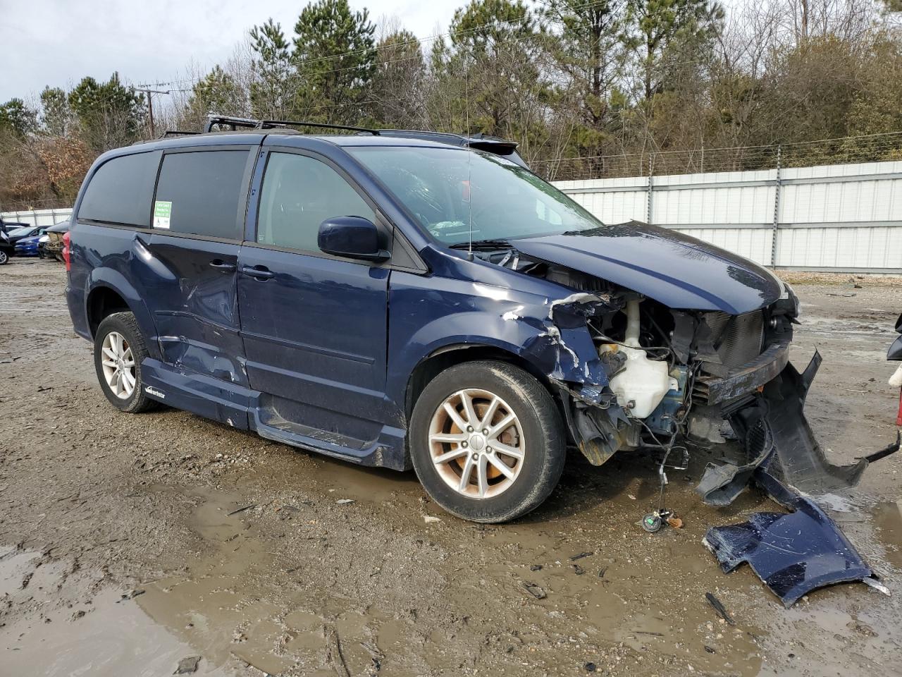2014 Dodge Caravan VIN 2C4RDGCG3ER478715 Copart auction photo, front end / side damage thumbnail 4