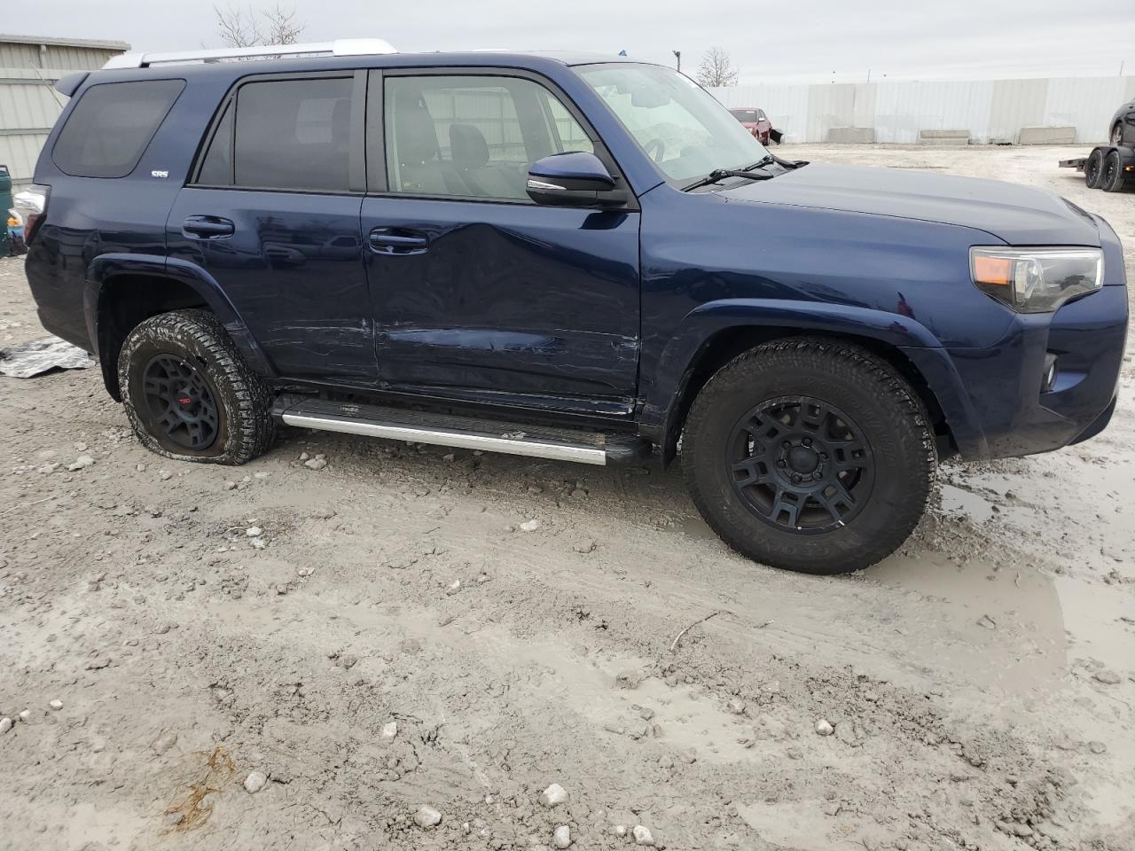 2017 Toyota 4Runner VIN JTEBU5JR3H5417355 Copart auction photo, side damage thumbnail 4