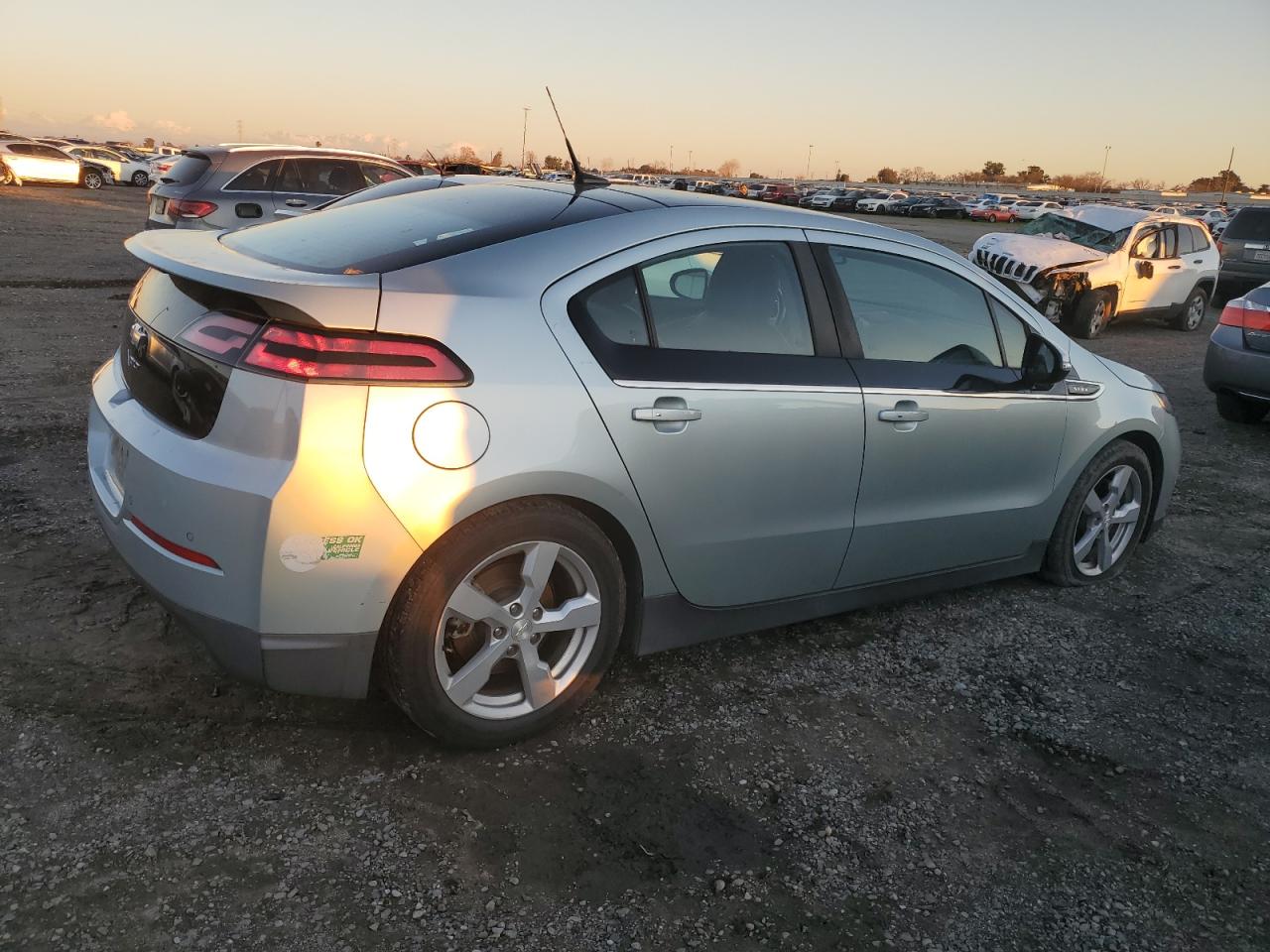 2012 Chevrolet Volt VIN 1G1RH6E44CU127869 Copart auction photo, minor dent/scratches damage thumbnail 4